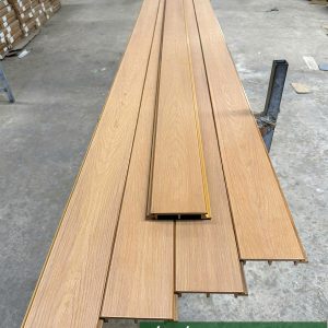 Tấm ốp ngoài trời ASA màu Roman Teak hình 2