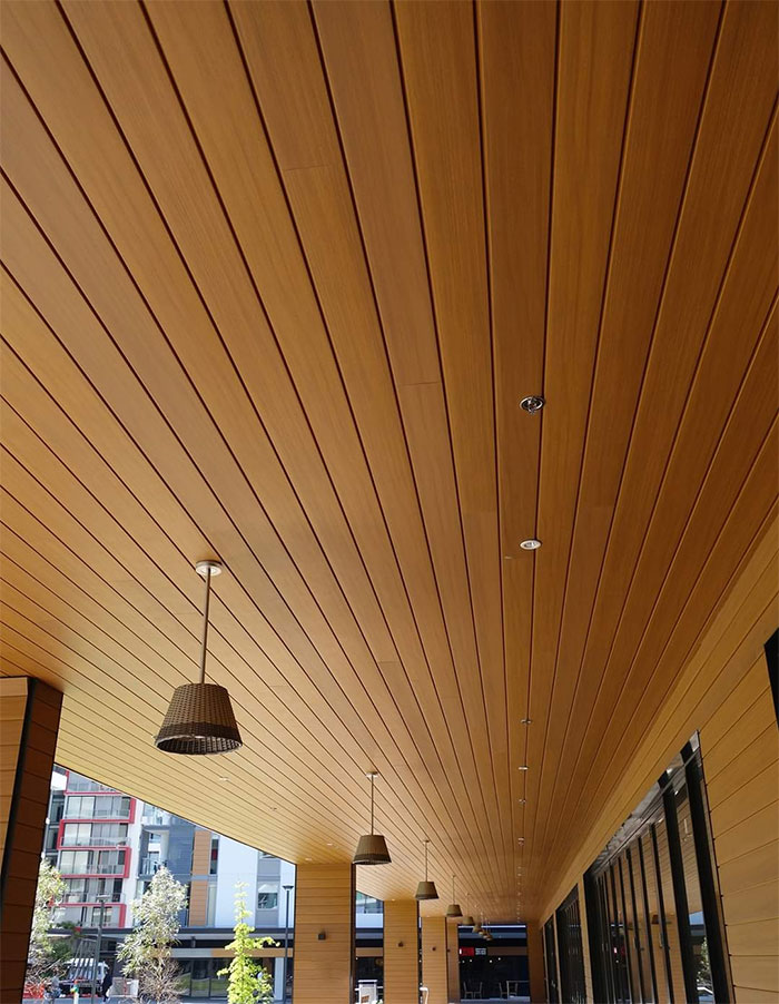 Hình ảnh công trình gỗ nhựa ốp tường, trần của HTH Sài Gòn
