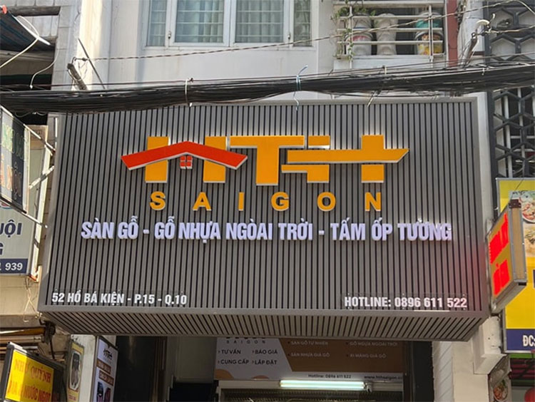 Biển hiệu gỗ nhựa tại HTH Sài Gòn