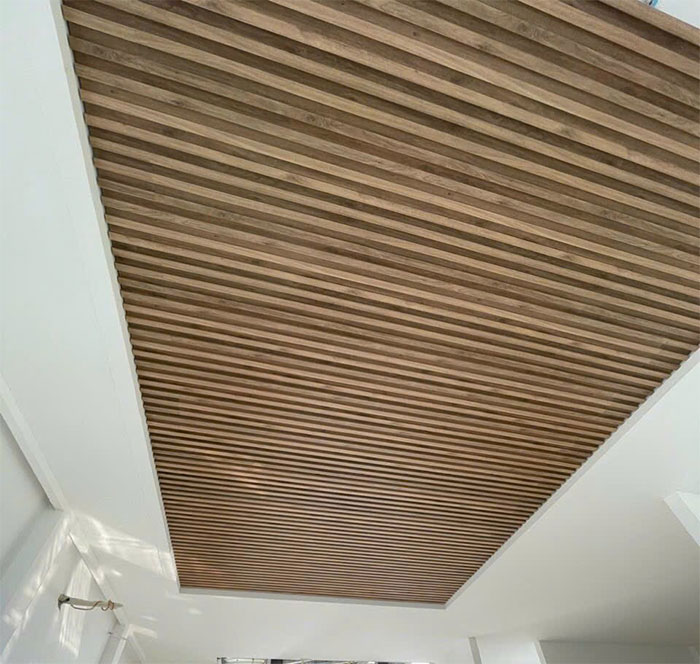 Lam sóng nhựa giả gỗ ốp trần mẫu 16