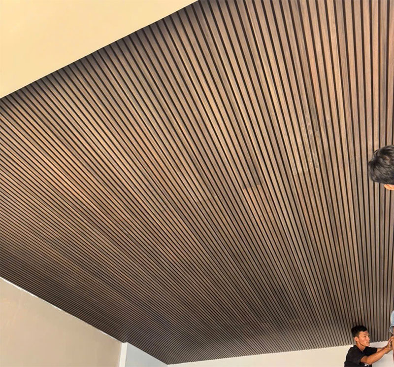 Lam sóng màu Walnut ốp trần sang trọng