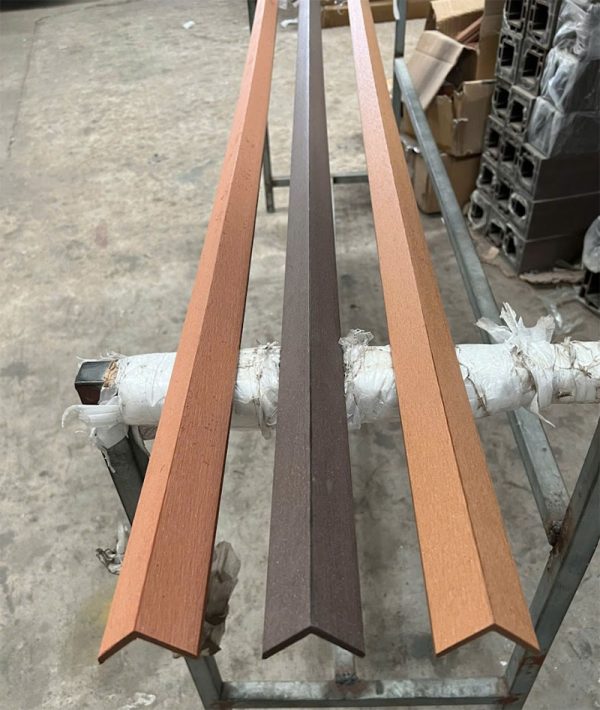 Nẹp V gỗ nhựa 41x41x2900mm